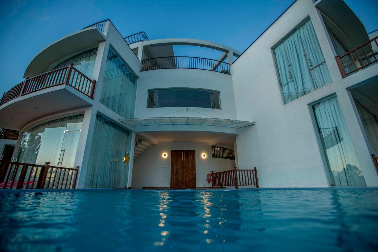 Villa Vajrapani Канди Экстерьер фото